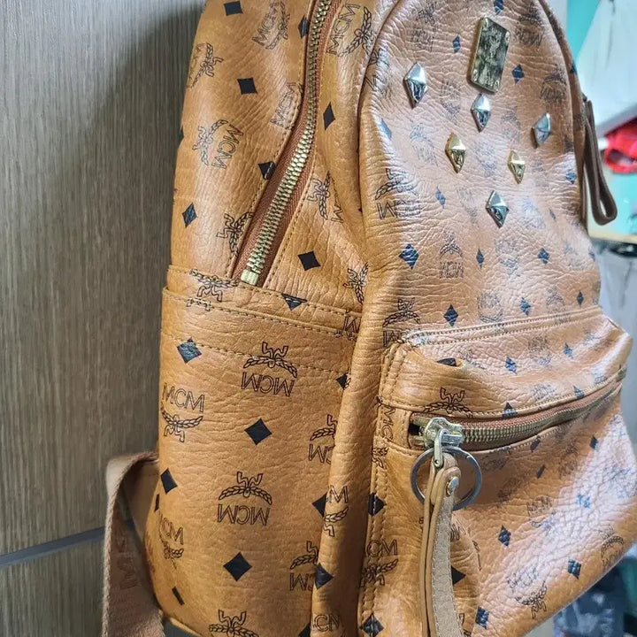 [BUNJANG] MCM Brown Leather Backpack with Studs / 엠씨엠 Mcm  백팩 브라운