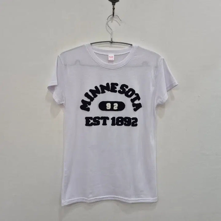 [BUNJANG] PINK Minnesota Short-Sleeve T-Shirt White / PINK 미네소타 반팔 티셔츠 화이트