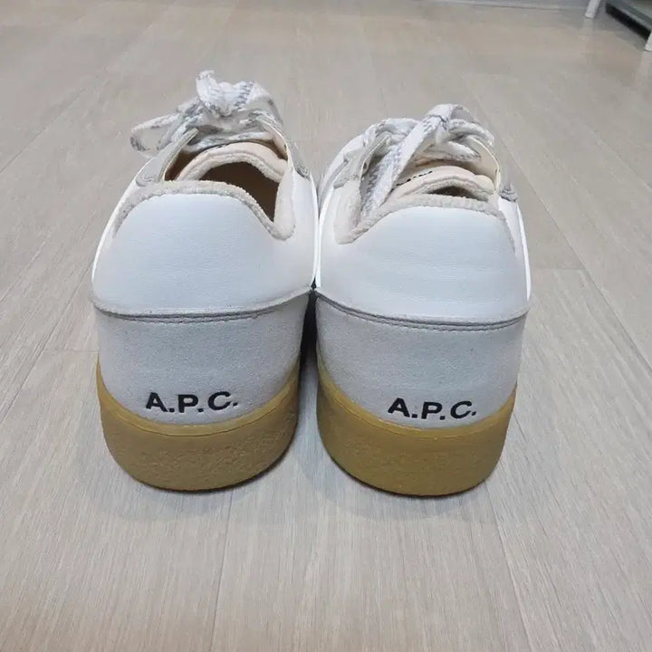 [BUNJANG] A.P.C. Plain Sneakers / 아페쎄(A.P.C.) 플레인 스니커즈 - 38 사이즈