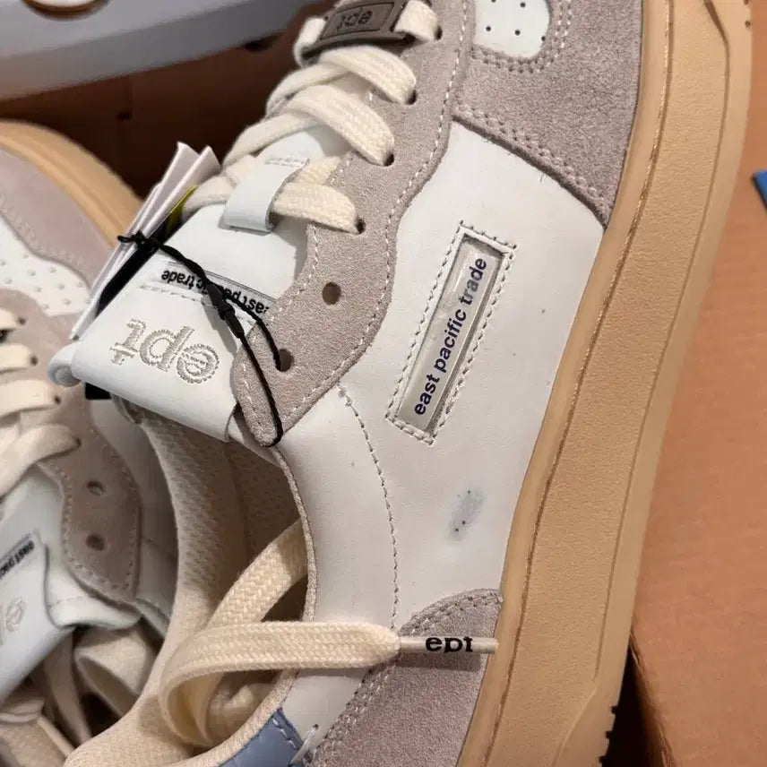 [BUNJANG] EPT White/Blue Leather Sneakers / EPT 이피티 스니커즈 화이트/블루 새상품