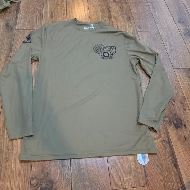 [BUNJANG] US Military Functional Long Sleeve T-Shirt Size M / 새상품 미군 기능성 긴팔 티셔츠 사이즈 M 헬스 스포츠