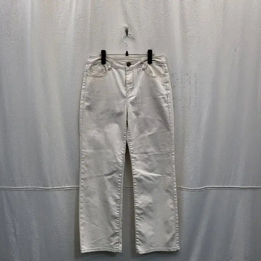 [BUNJANG] atG Ivory Denim Pants Slim Straight Fit / atG 아이보리  데님 바지