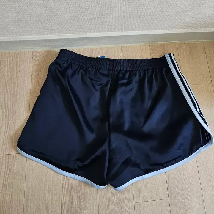 [BUNJANG] Adidas Dolphin Shorts / 아디다스 반바지.돌핀팬츠 라지