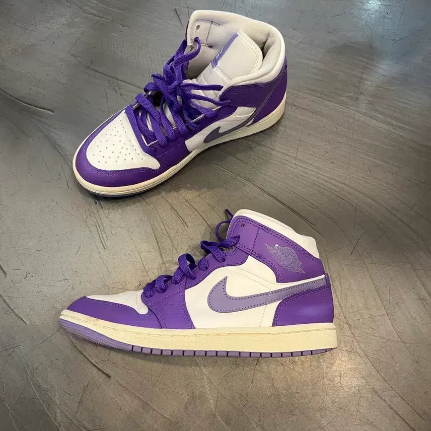 [BUNJANG] Nike Air Jordan 1 Mid Action Grape / 나이키의 에어 조던 1 미드 액션 그레이프