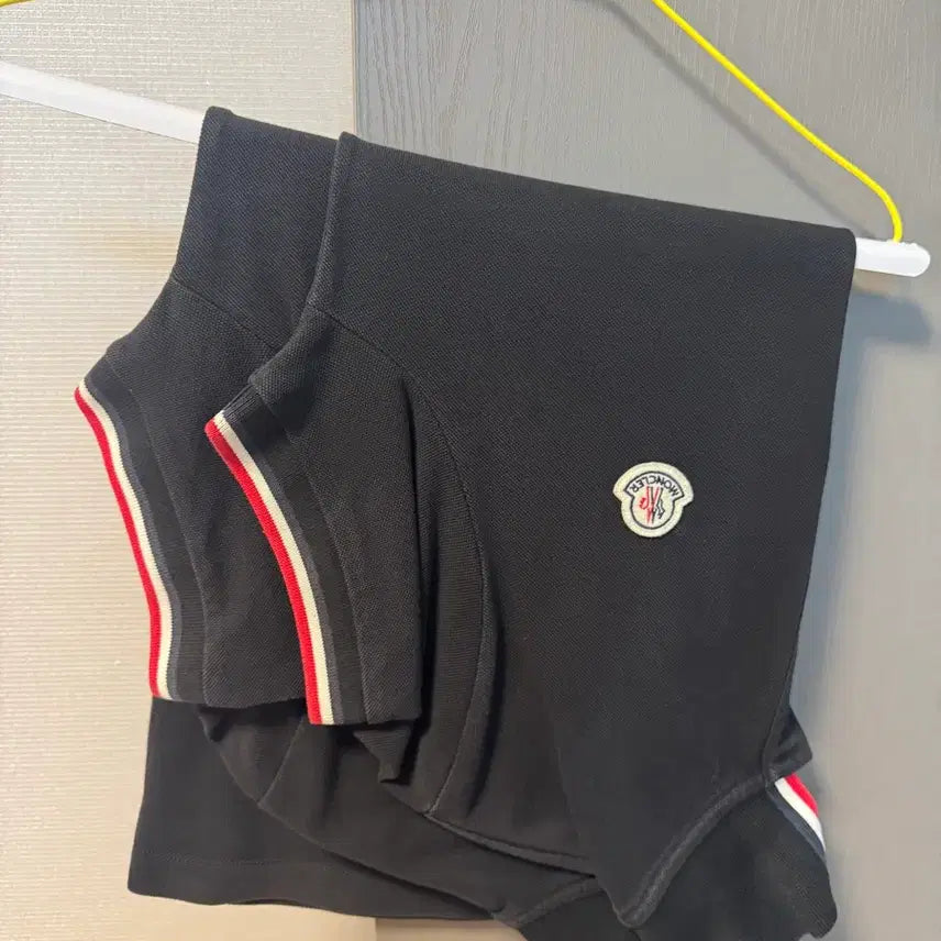 [BUNJANG] Moncler Black Polo Shirt Size 95 / 몽클레어 블랙 카라티 블랙 95사이즈 팝니다