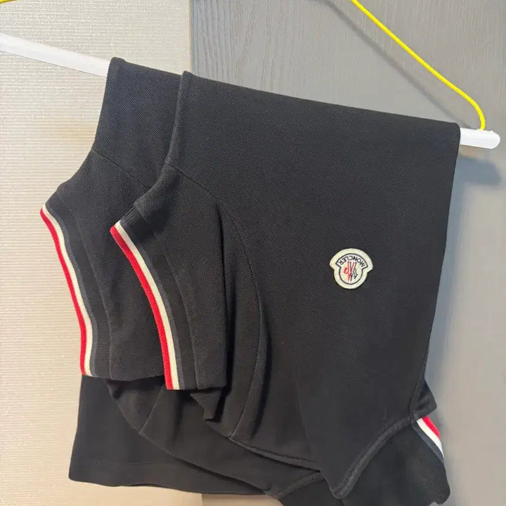[BUNJANG] Moncler Black Polo Shirt Size 95 / 몽클레어 블랙 카라티 블랙 95사이즈 팝니다