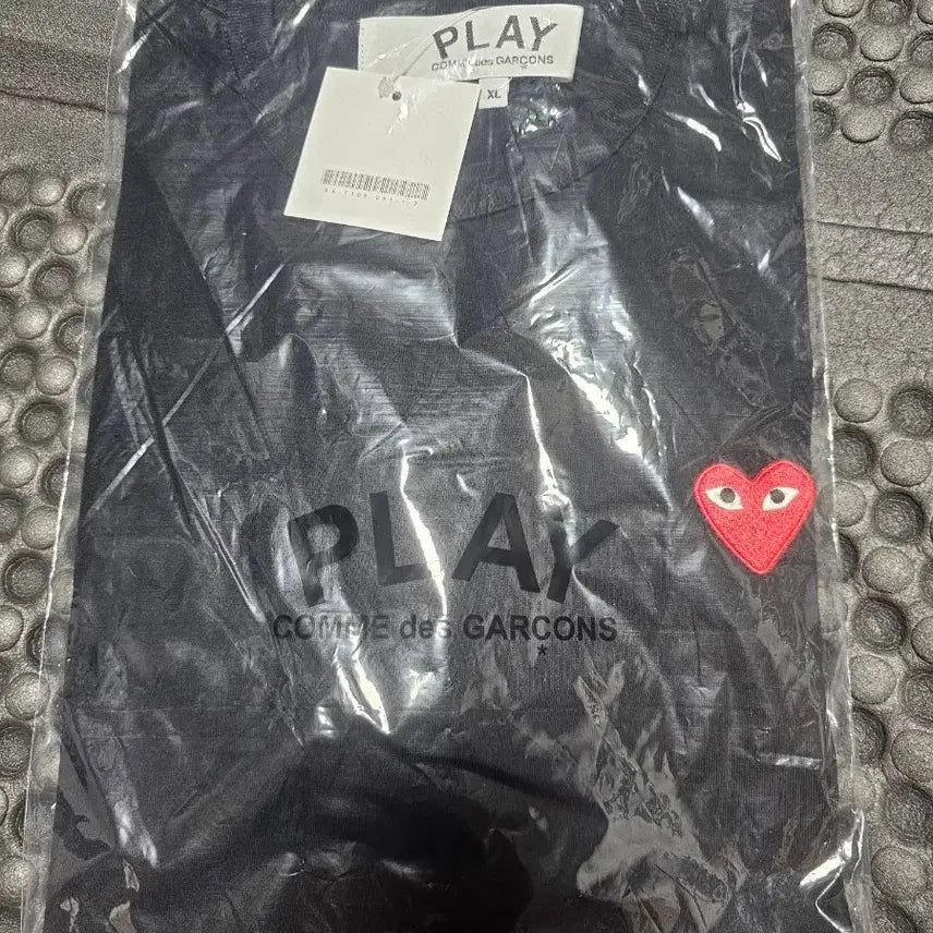 [BUNJANG] Comme des Garçons PLAY Black Short Sleeve T-Shirt XL / 꼼데가르송 플레이 블랙 반팔티 XL 새상품