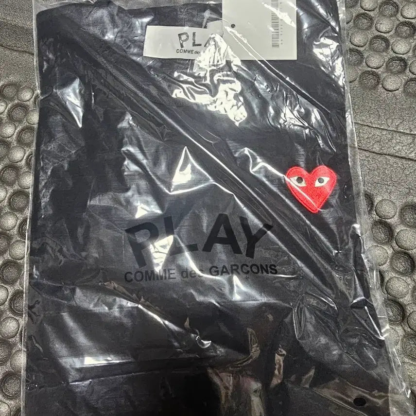 [BUNJANG] Comme des Garçons Play Black Short Sleeve T-Shirt (M) / 꼼데가르송 플레이 블랙 반팔 티셔츠m