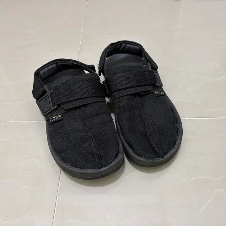 [BUNJANG] Reebok Cordura Beatnik Black Sandals FY2949 / 리복 코듀라 비트닉 블랙 샌들 FY2949 (250)