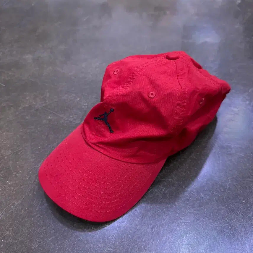 [BUNJANG] Jordan Jumpman Small Embroidered Nylon Ball Cap Red / 조던 점프맨 스몰 자수 나일론 볼캡 레드