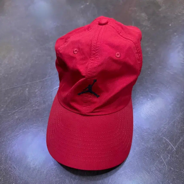 [BUNJANG] Jordan Jumpman Small Embroidered Nylon Ball Cap Red / 조던 점프맨 스몰 자수 나일론 볼캡 레드