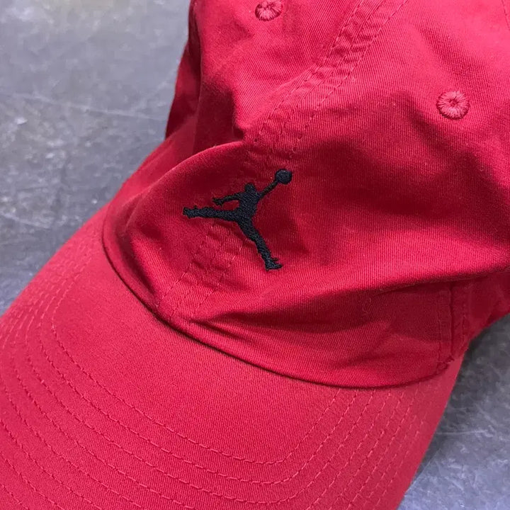 [BUNJANG] Jordan Jumpman Small Embroidered Nylon Ball Cap Red / 조던 점프맨 스몰 자수 나일론 볼캡 레드