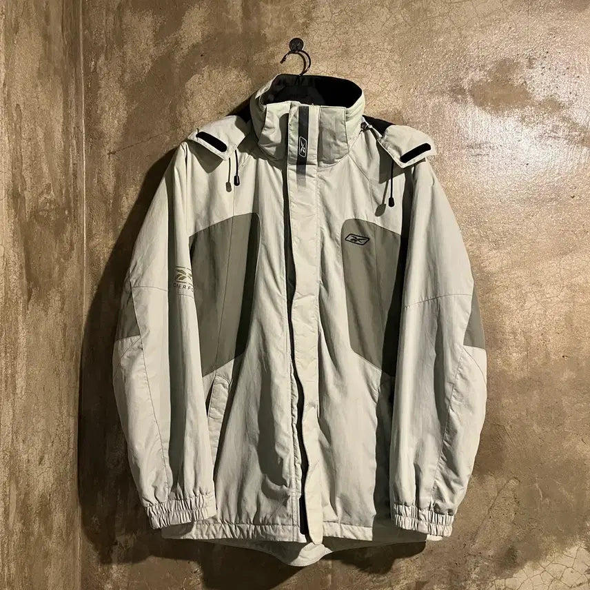 [BUNJANG] Reebok Windbreaker Jumper / 리복 바람막이 점퍼