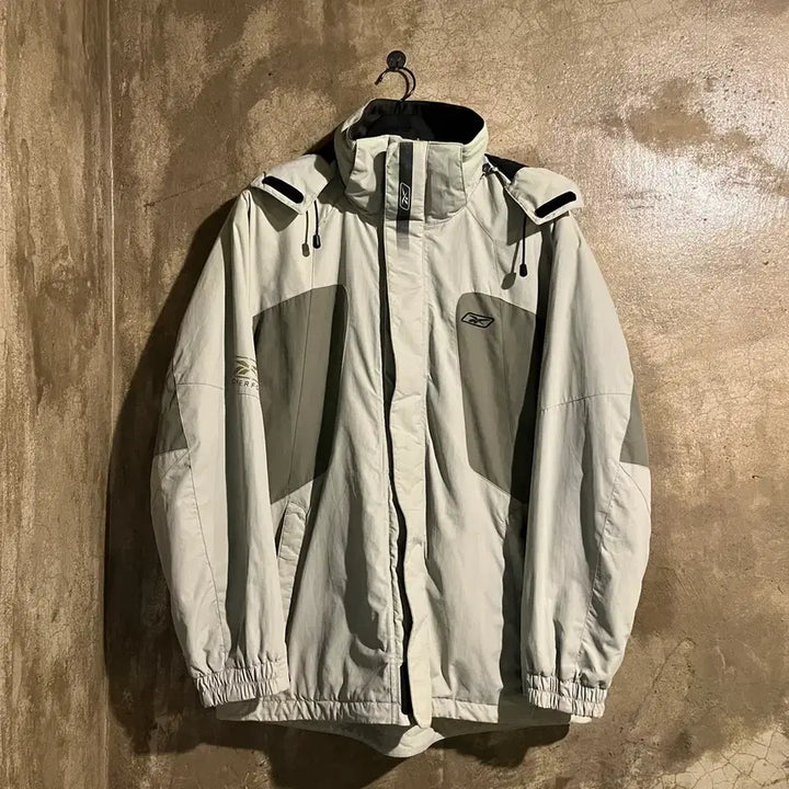 [BUNJANG] Reebok Windbreaker Jumper / 리복 바람막이 점퍼