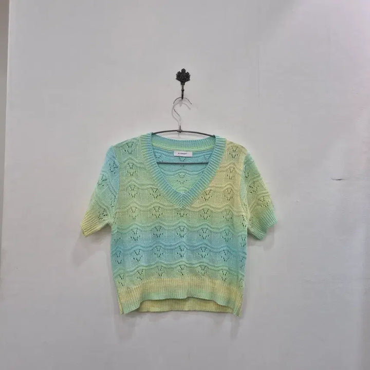 [BUNJANG] V-Neck Knit Pastel Gradient Short Sleeve Top / 반팔 브이넥 니트 파스텔 그라데이션