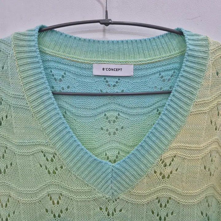 [BUNJANG] V-Neck Knit Pastel Gradient Short Sleeve Top / 반팔 브이넥 니트 파스텔 그라데이션