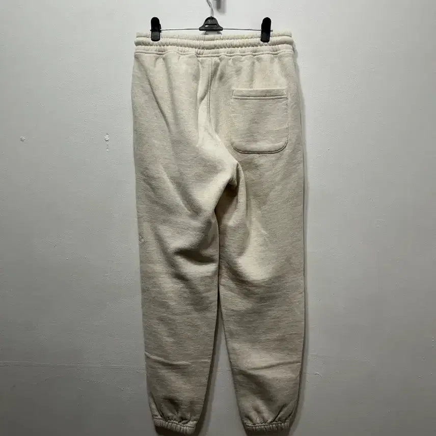 [BUNJANG] New Era Jogger Pants Training Wear Size S / 뉴에라 조거 바지 팬츠 트레이닝복 S