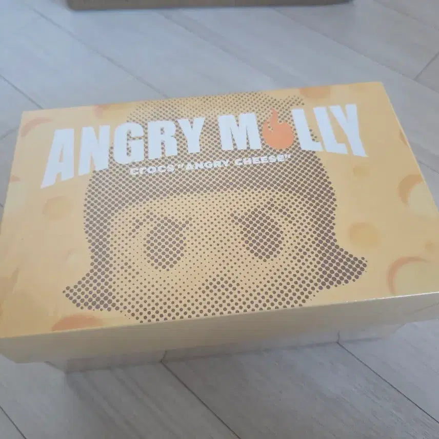 [BUNJANG] POP MART Molly x Crocs Angry Cheese Limited Edition Figure / 앵그리몰리 -앵그리치즈