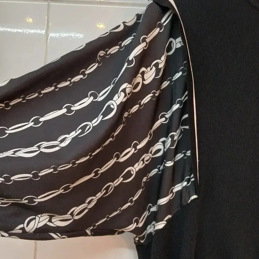 [BUNJANG] Studio AG Black Chain Pattern Knit Free Size / studio.AG 블랙 체인 패턴 니트 free