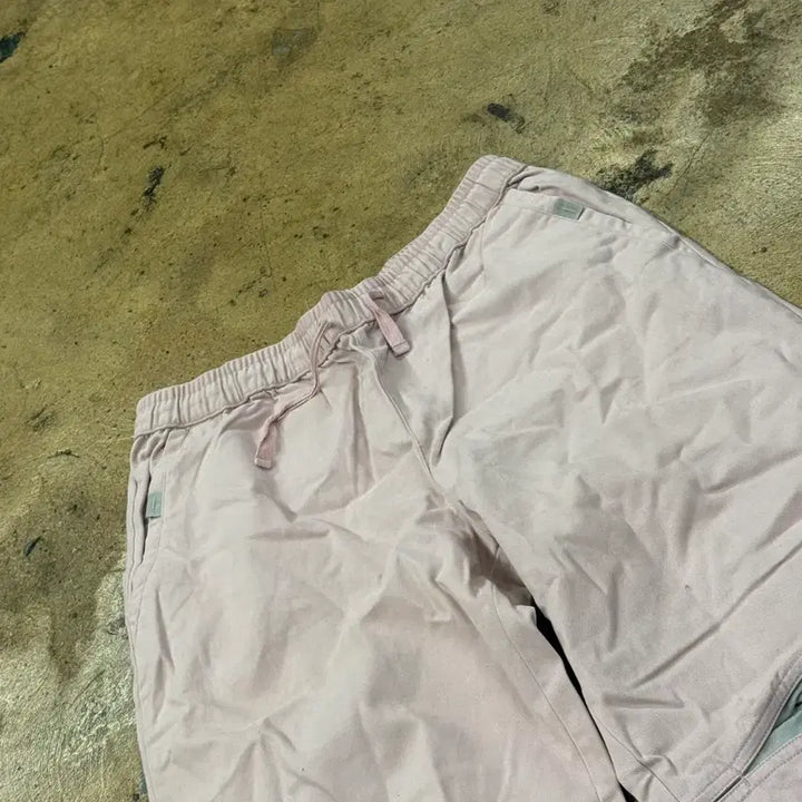 [BUNJANG] Hello Kitty Strawberry Milk Pink Jogger Pants / [정품] 헬로키티 딸기우유 핑크 조거팬츠