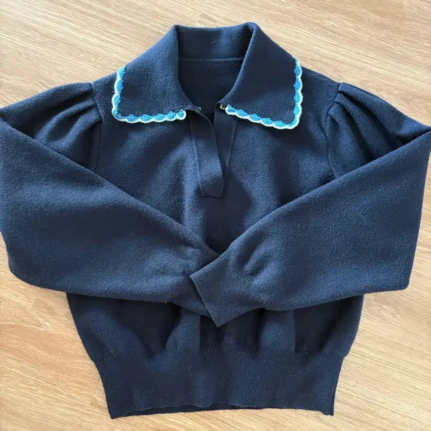 [SOLD OUT] 네이비 블루 칼라 니트 (산드로st)