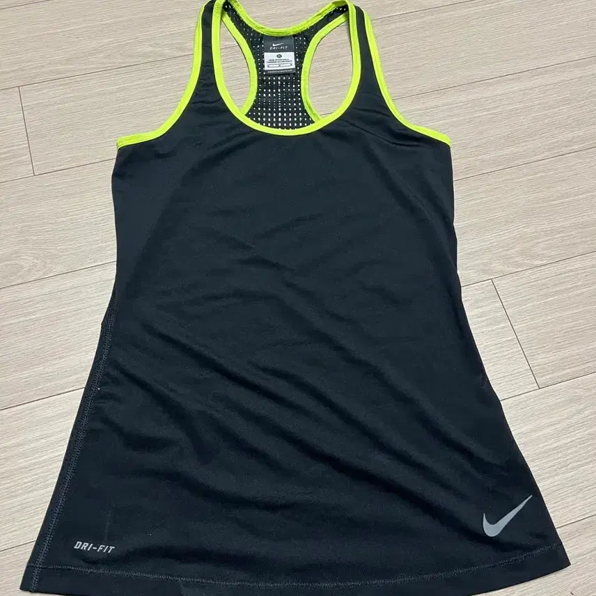 [BUNJANG] Nike Dri-FIT Black Fluorescent Accent Sleeveless Top M / (거의새것)나이키 드라이핏 블랙 형광 배색 여성 나시 M