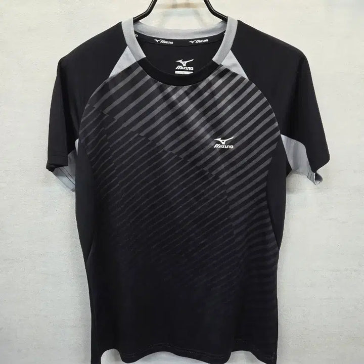 [BUNJANG] Mizuno Striped Functional Short Sleeve T-Shirt / 미즈노 사선 스트라이프 기능성 반팔 95
