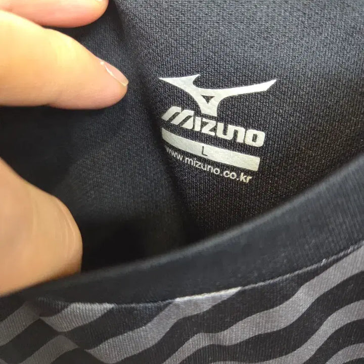 [BUNJANG] Mizuno Striped Functional Short Sleeve T-Shirt / 미즈노 사선 스트라이프 기능성 반팔 95