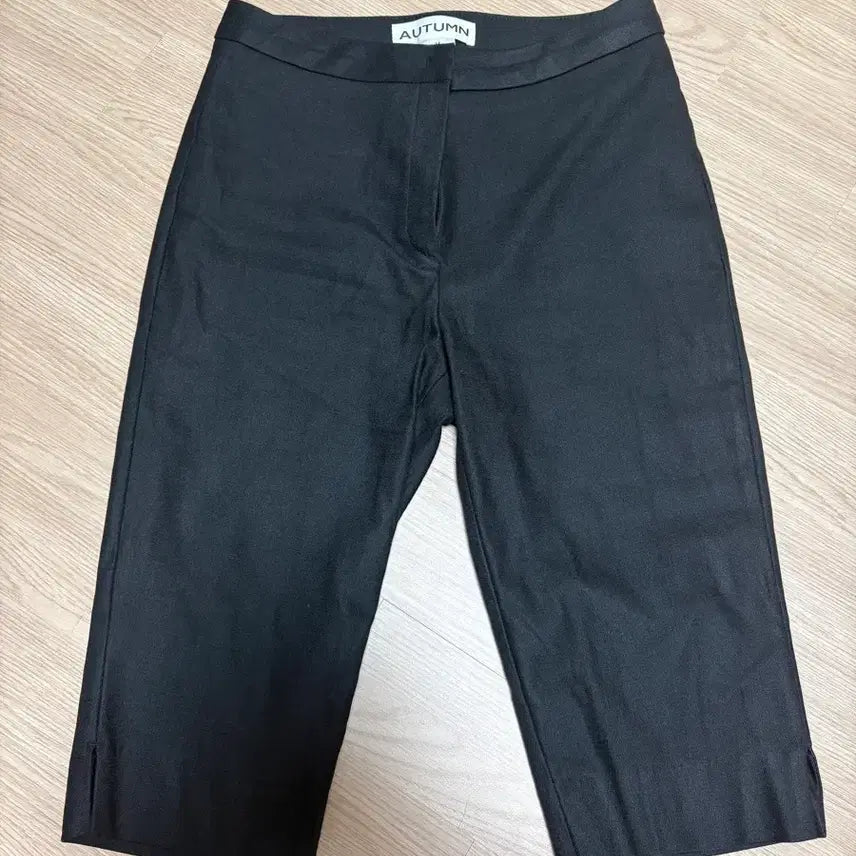 [BUNJANG] Autumn Capri Slit Pants - Black, Size M / 어텀 카프리슬릿 팬츠 m