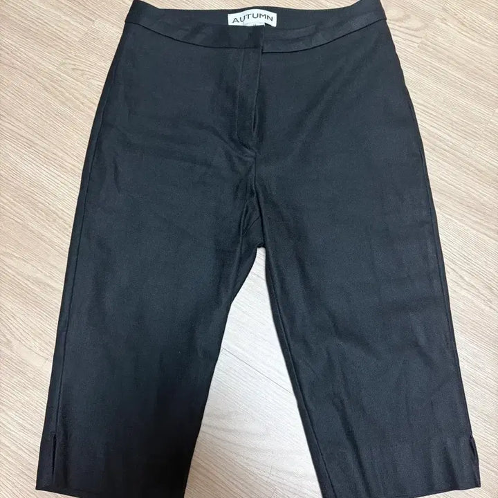 [BUNJANG] Autumn Capri Slit Pants - Black, Size M / 어텀 카프리슬릿 팬츠 m