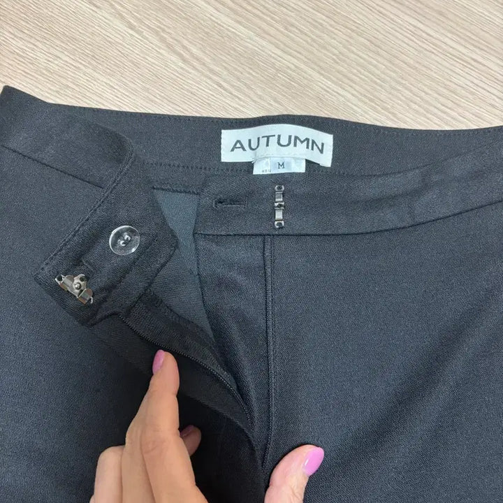 [BUNJANG] Autumn Capri Slit Pants - Black, Size M / 어텀 카프리슬릿 팬츠 m