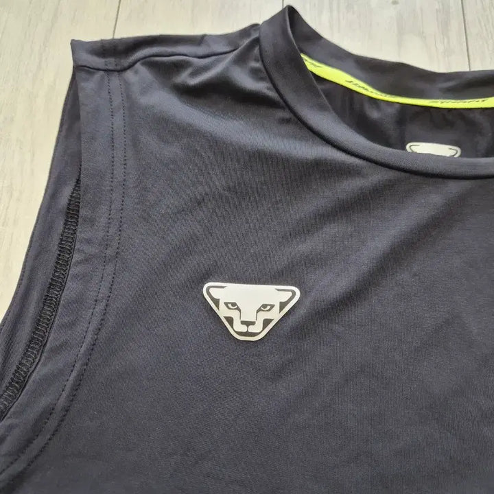 [BUNJANG] Dynafit Functional Sleeveless Tank Top - Black, Size M95 / 다이나핏 기능성 민소매 나시 블랙 M95