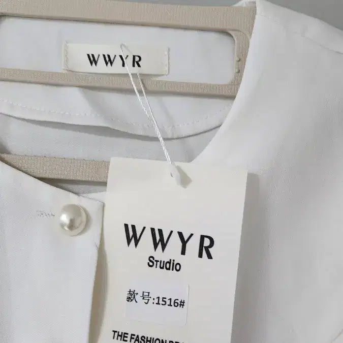 [BUNJANG] WWYR Pearl Button Blouse Jacket White / WWYR 진주 버튼 블라우스 자켓 화이트