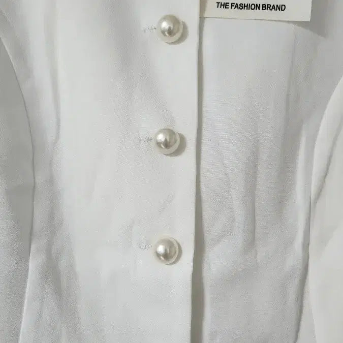[BUNJANG] WWYR Pearl Button Blouse Jacket White / WWYR 진주 버튼 블라우스 자켓 화이트