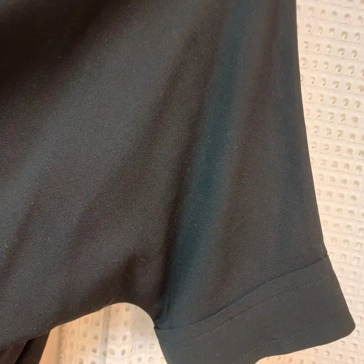[SOLD OUT] VIKI 블랙 반팔 블라우스 77