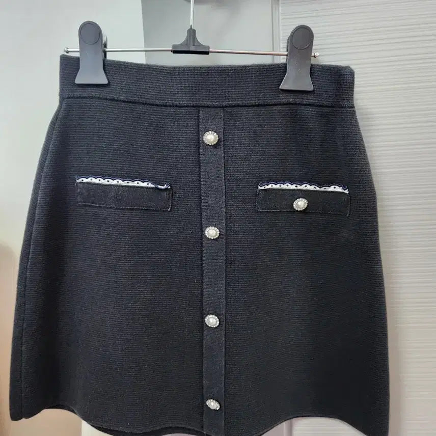 [BUNJANG] Maje Black Button Detail Knit Midi Skirt / 마쥬 블랙 스커트