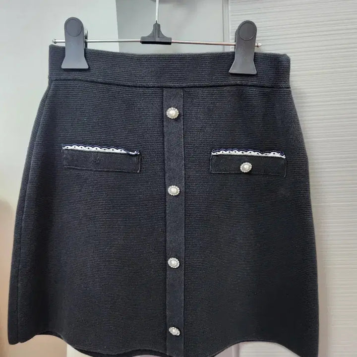 [BUNJANG] Maje Black Button Detail Knit Midi Skirt / 마쥬 블랙 스커트