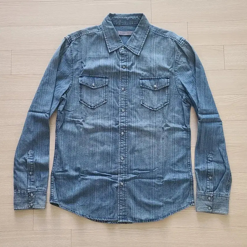 [BUNJANG] Giordano Slim Fit Denim Shirt Medium Blue / 지오다노 데님셔츠 중청 청남방 슬림핏 105 100