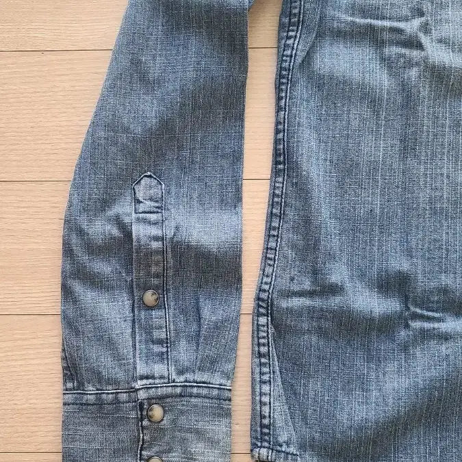 [BUNJANG] Giordano Slim Fit Denim Shirt Medium Blue / 지오다노 데님셔츠 중청 청남방 슬림핏 105 100