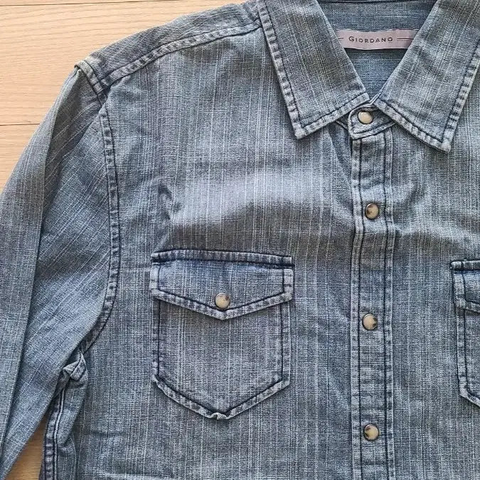 [BUNJANG] Giordano Slim Fit Denim Shirt Medium Blue / 지오다노 데님셔츠 중청 청남방 슬림핏 105 100