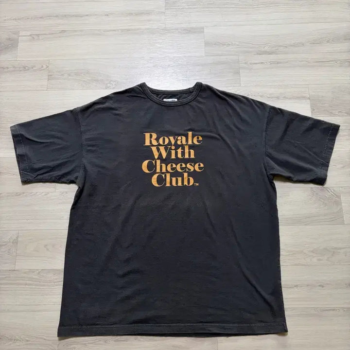 [BUNJANG] Deuteroyal Cheese Club T-Shirt Charcoal L / 듀테로 로얄 치즈 클럽 티셔츠 차콜 L사이즈 판매