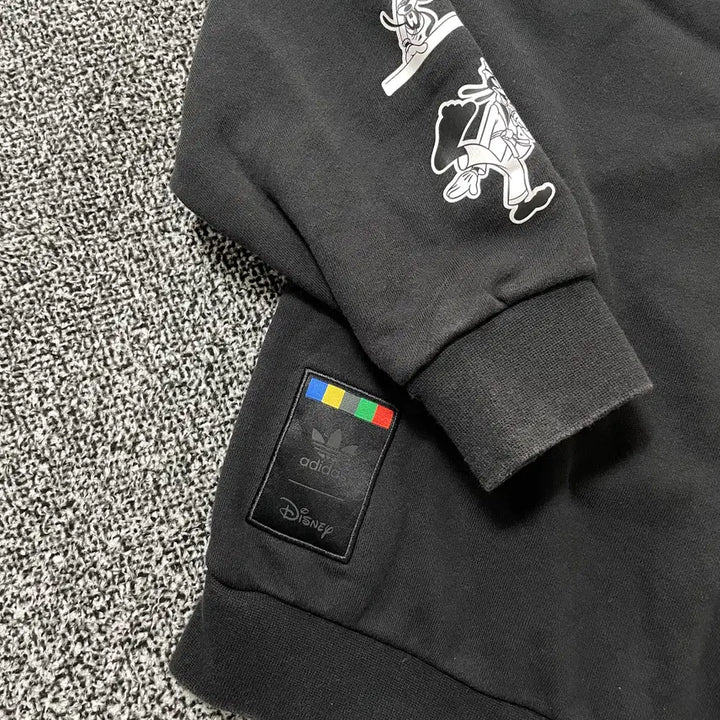 [BUNJANG] Adidas Disney Collaboration Sweatshirt with Arm Printing / 빈티지9. 아디다스 디즈니 콜라보 암 프린팅 스웻셔츠 맨투맨