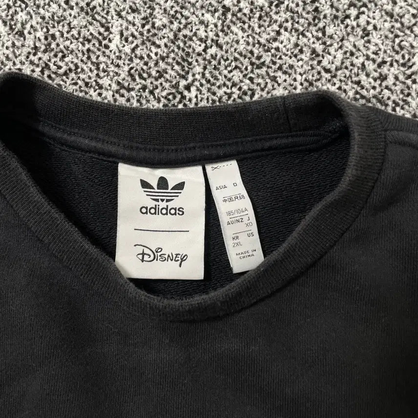 [BUNJANG] Adidas Disney Collaboration Sweatshirt with Arm Printing / 빈티지9. 아디다스 디즈니 콜라보 암 프린팅 스웻셔츠 맨투맨