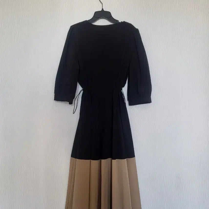 [BUNJANG] Rani &amp; McCoy Color-Block Long Dress / (거의새것)르니 앤 맥코이 블랙/베이지 배색 롱 원피스