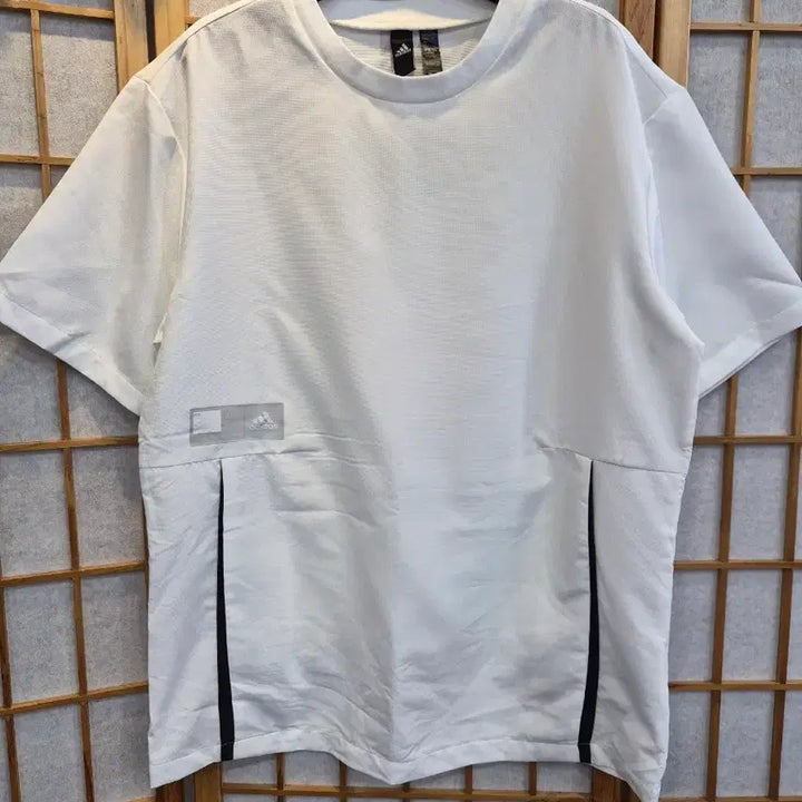 [BUNJANG] Adidas White Short Sleeve T-Shirt Size 100 / 아디다스 화이트 반팔 티셔츠 100 쿨