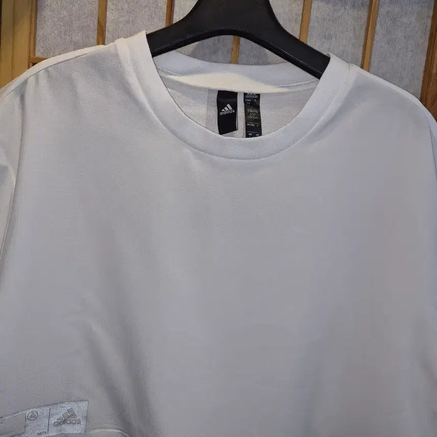 [BUNJANG] Adidas White Short Sleeve T-Shirt Size 100 / 아디다스 화이트 반팔 티셔츠 100 쿨