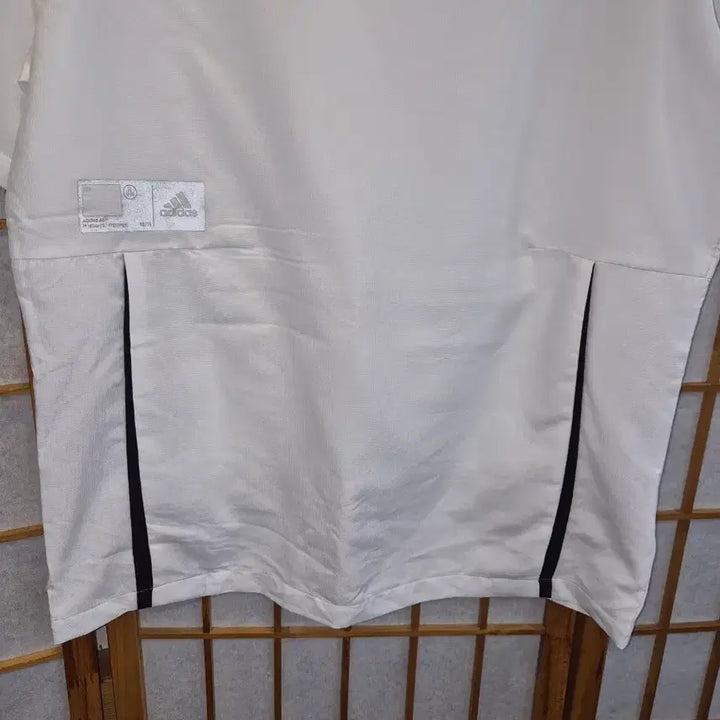 [BUNJANG] Adidas White Short Sleeve T-Shirt Size 100 / 아디다스 화이트 반팔 티셔츠 100 쿨
