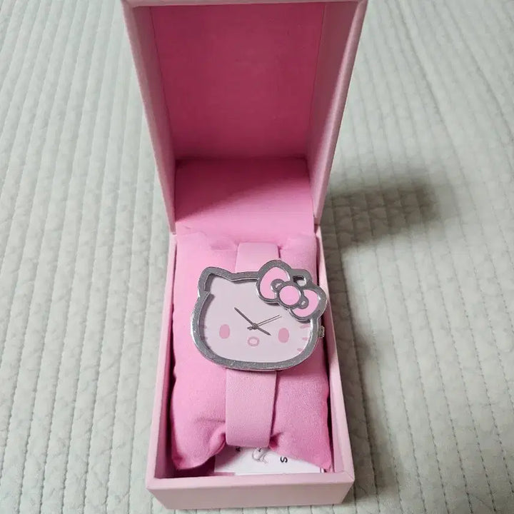 [BUNJANG] Sanrio Hello Kitty Wristwatch / 키티 손목시계 시계