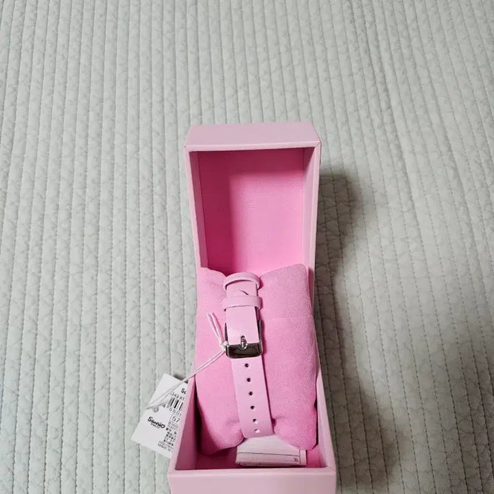 [BUNJANG] Sanrio Hello Kitty Wristwatch / 키티 손목시계 시계