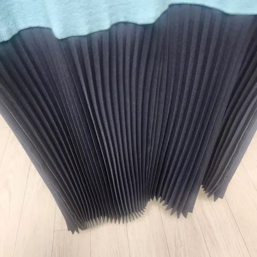[BUNJANG] SYSTEM Color Block Pleated Dress / SYSTEM 배색 플리츠 원피스